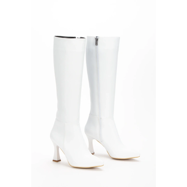 Kadın Beyaz Suni Deri Cilt Sivri Burunlu İnce Topuklu Rahat Çizme