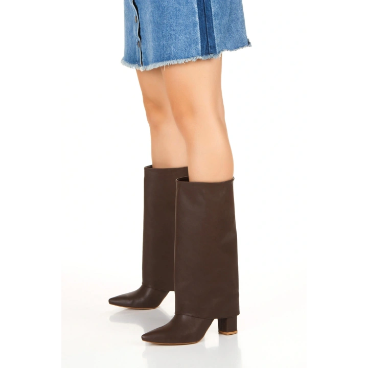 Kadın Kahve Suni Deri Cilt Yeni Tarz Silindir Paça Sivri Burunlu Kalın Topuklu Rahat ve Şık Çizme