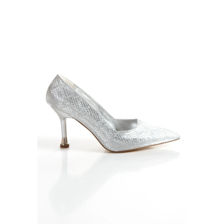 Kadın Gümüş Yılan Arkası Kapalı 8 cm İnce Galvaniz Topuklu Rahat Stiletto ve Çanta Kombini