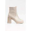 Kadın Bej Yeni Tarz Küt Burunlu Hafif ve Yüksek Topuklu Dekolte Sade Rahat Şık Bot