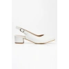 Kadın Beyaz   Suni Deri Cİlt Arkası Açık Kısa Kalın Topuklu Şık ve Rahat Stiletto