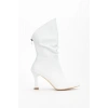 Kadın Beyaz Suni Deri Cilt Sivri Burunlu İnce Topuklu Rahat Şık Bot