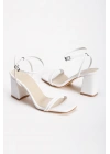 Kadın Beyaz Cilt Çift Bantlı Bilekten Bağlamalı Kalın Topuklu Yazlık Ayakkabı