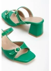 Kadın Yeşil Suni Deri Cilt Kalın Topuklu Şık Toka Detaylı Rahat Terlik