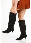 Kadın Siyah Süet Sivri Burunlu İnce Topuklu Rahat Körüklü Çizme