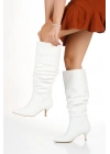 Kadın Beyaz Suni Deri Cilt Sivri Burunlu İnce Topuklu Rahat Körüklü Çizme