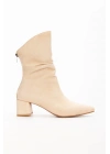 Kadın Bej Süet Sivri Burunlu Körüklü Kalın Topuklu Arkadan Fermuarlı Rahat ve Şık Bot