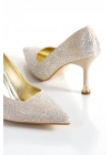 Kadın Altın Saten Damla Taşlarla Bezenmiş 8 cm İnce Galvaniz Topuklu Rahat Stiletto