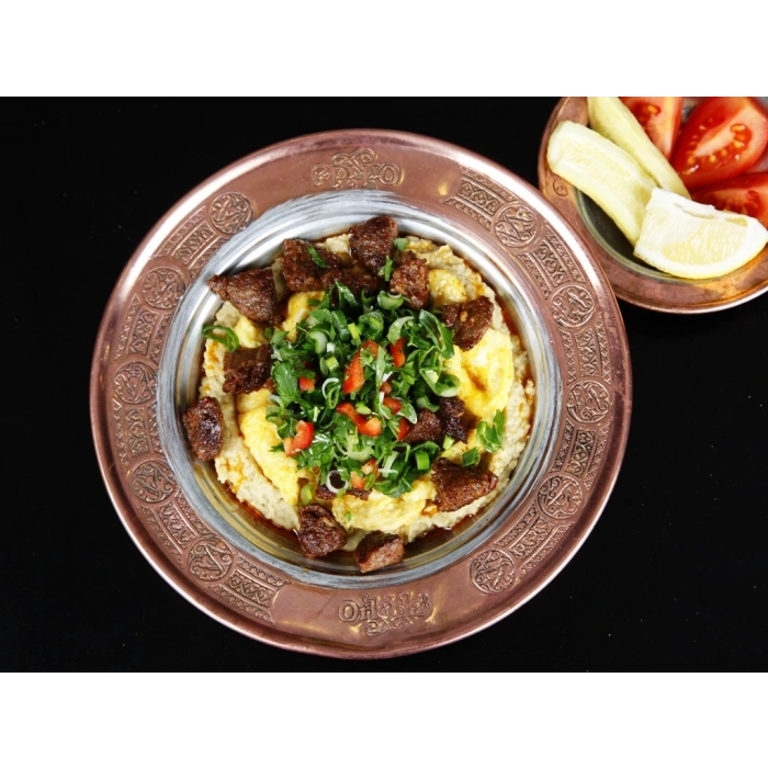 Kasap Sucuğu Ve Yumurtalı Humus