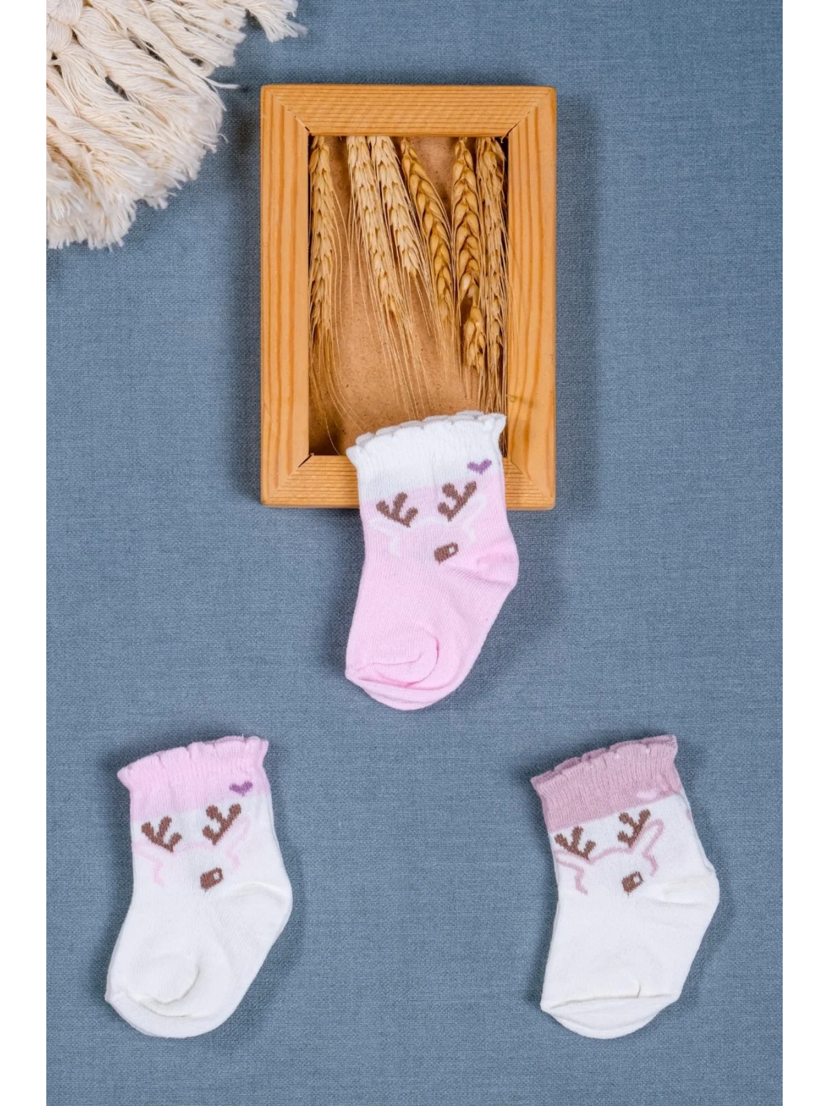 Cocole Socks Kız Bebek Soket Çorabı 3’lü Set – Pamuklu Fırfırlı Bilekli & Geyik Desenli