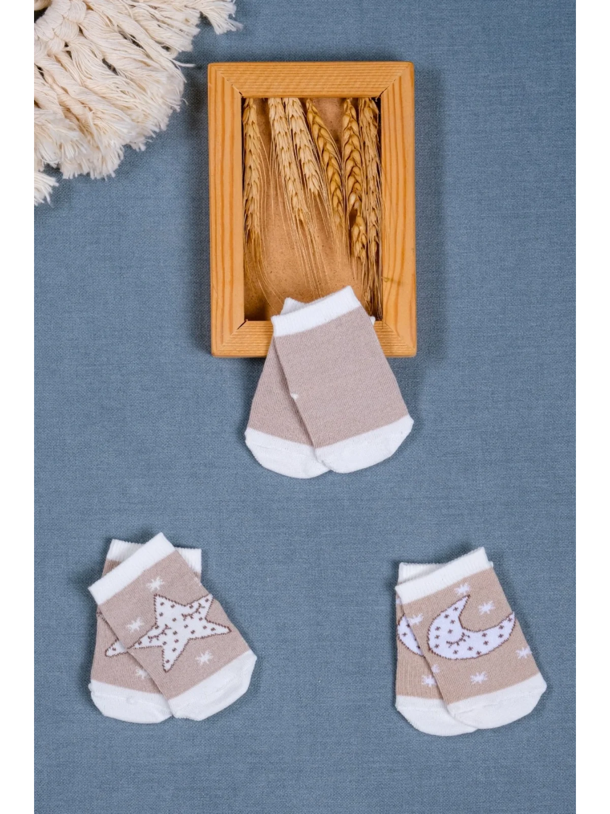 Cocole Socks Erkek Bebek Soket Çorabı 3’lü Set – Pamuklu Bej Ay & Yıldız Desenli