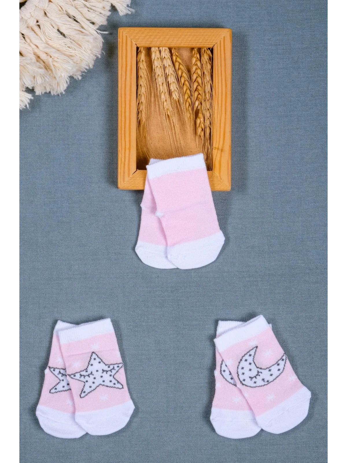 Cocole Socks Kız Bebek Soket Çorabı 3’lü Set – Pamuklu Pembe Ay & Yıldız Desenli