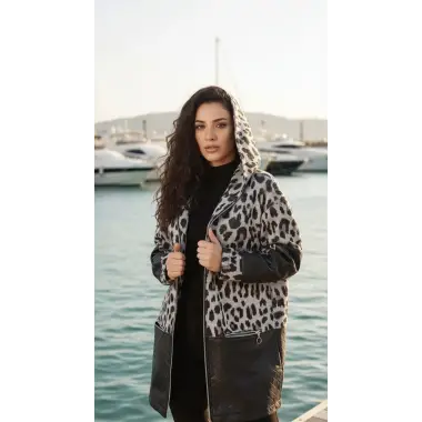 Jennifer Deri Kombineli Kapüşonlu Tasarım Kaban