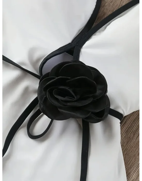 Tek Perça Siyah Beyaz Renk Bloklu 3D Sırtı Açık Mayo