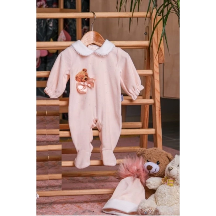 TAŞLI FİYONKLU AYI BASKILI ŞAPKALI BEBE KIZ TULUM