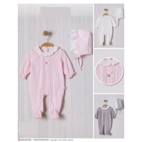 NERVÜRLÜ YAKASI FIRFIRLI ŞAPKALI BEBE KIZ TULUM