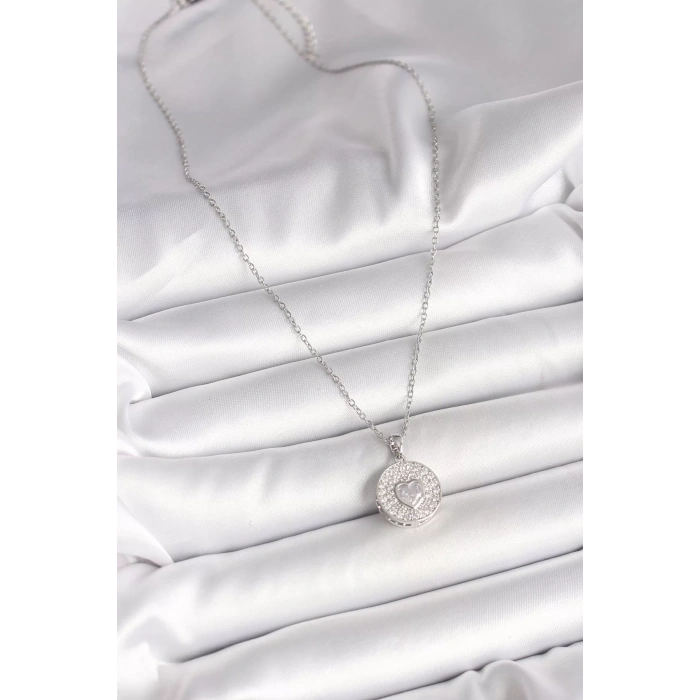 316L Çelik Gümüş Renk Zincir Zirkon Taşlı Kalp İşlemeli Madalyon Model Kadın Kolye