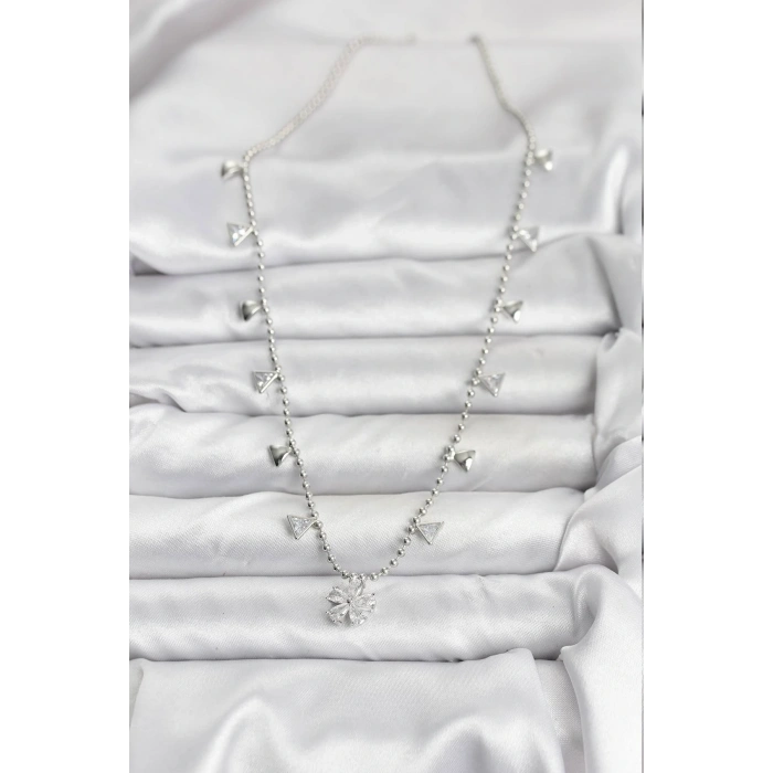 Pirinç Gümüş Renk Zirkon Taşlı Çiçek Model Kadın Kolye