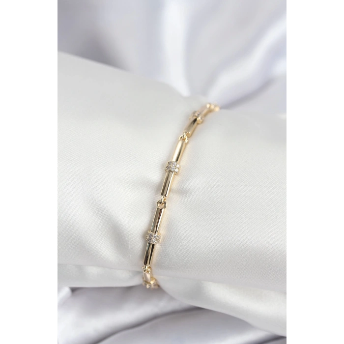 Pirinç VIP Seri Gold Renk Parçalı Model Zirkon Taşlı Kadın Bileklik