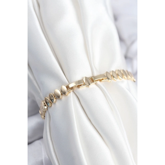 Pirinç VIP Seri Gold Renk Sıralı Arpa Model Kadın Bileklik