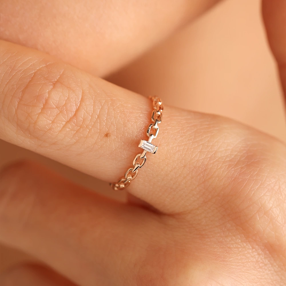 0.05 CT Baget Tasarım Pırlanta Yüzük