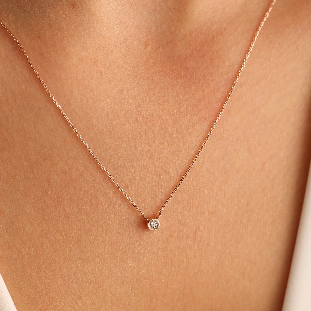 0.05 CT Tasarım Tektaş Pırlanta Kolye