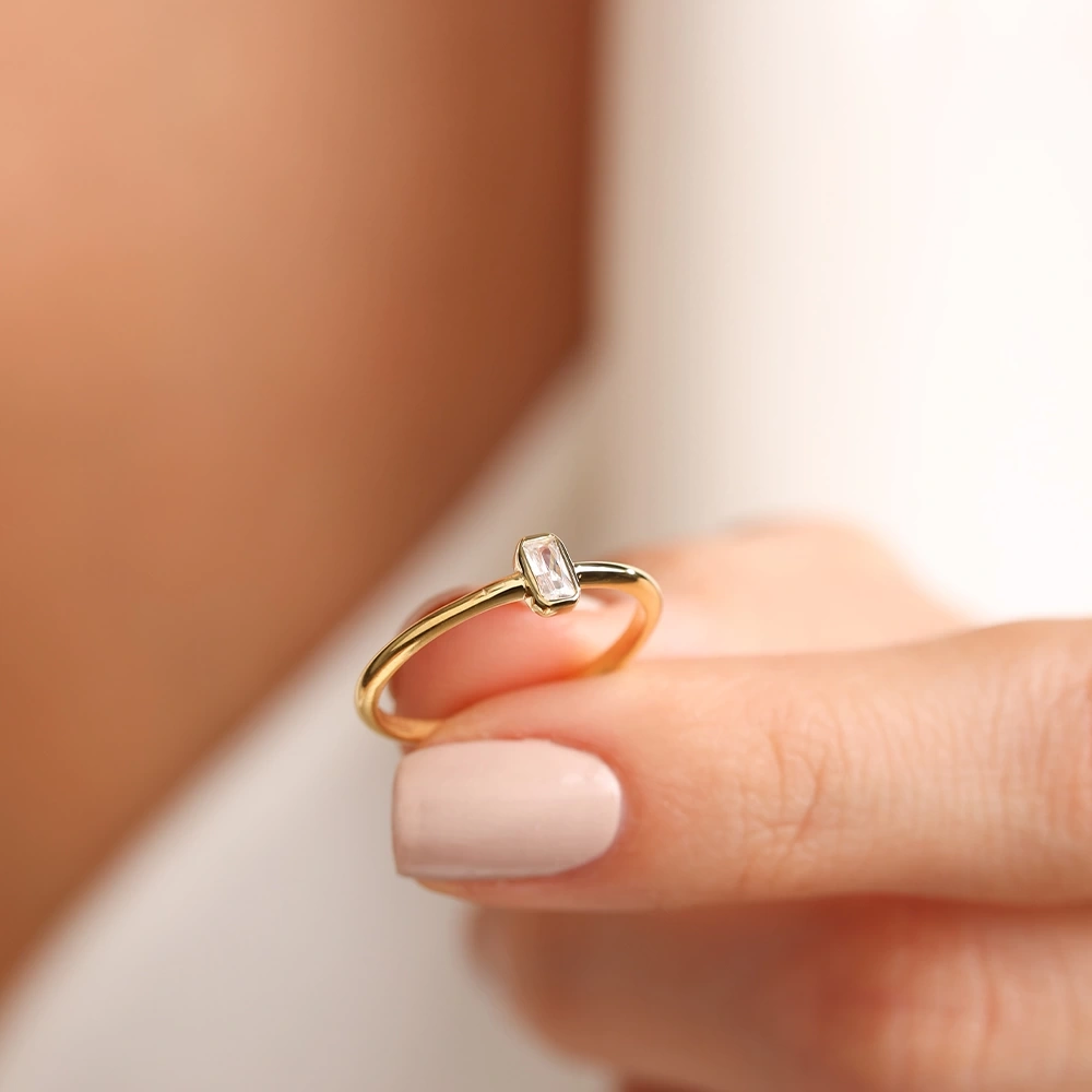 0.10 CT Beyaz Topaz & Baget Yüzük