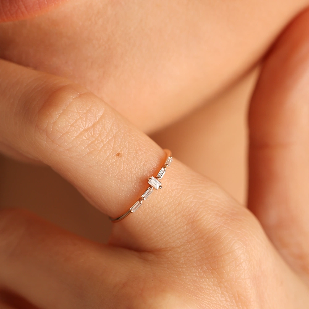 0.12 CT Baget Tasarım Pırlanta Yüzük