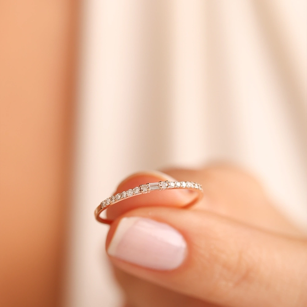 0.13 CT Baget Tasarım Yarımtur Pırlanta Yüzük