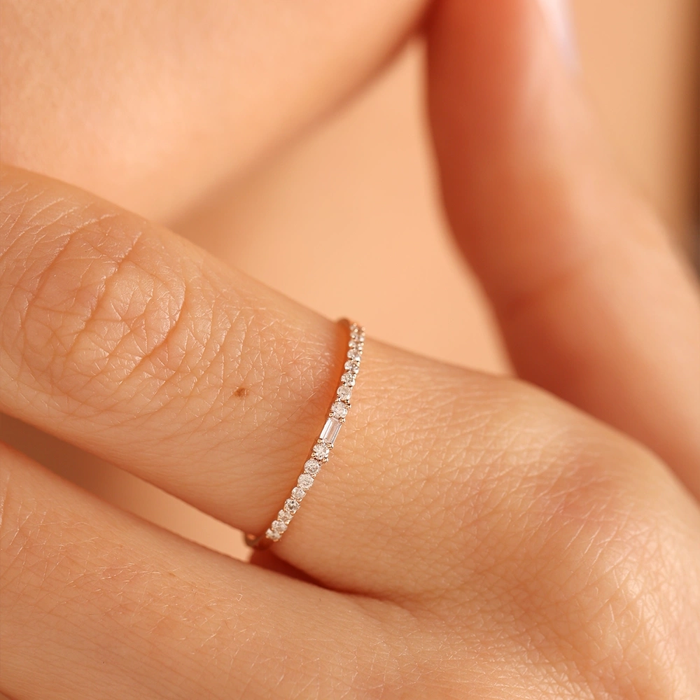 0.13 CT Baget Tasarım Yarımtur Pırlanta Yüzük