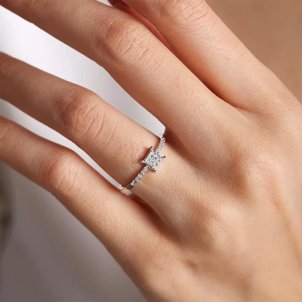 0.15 CT Kare Coronet Pırlanta Yüzük