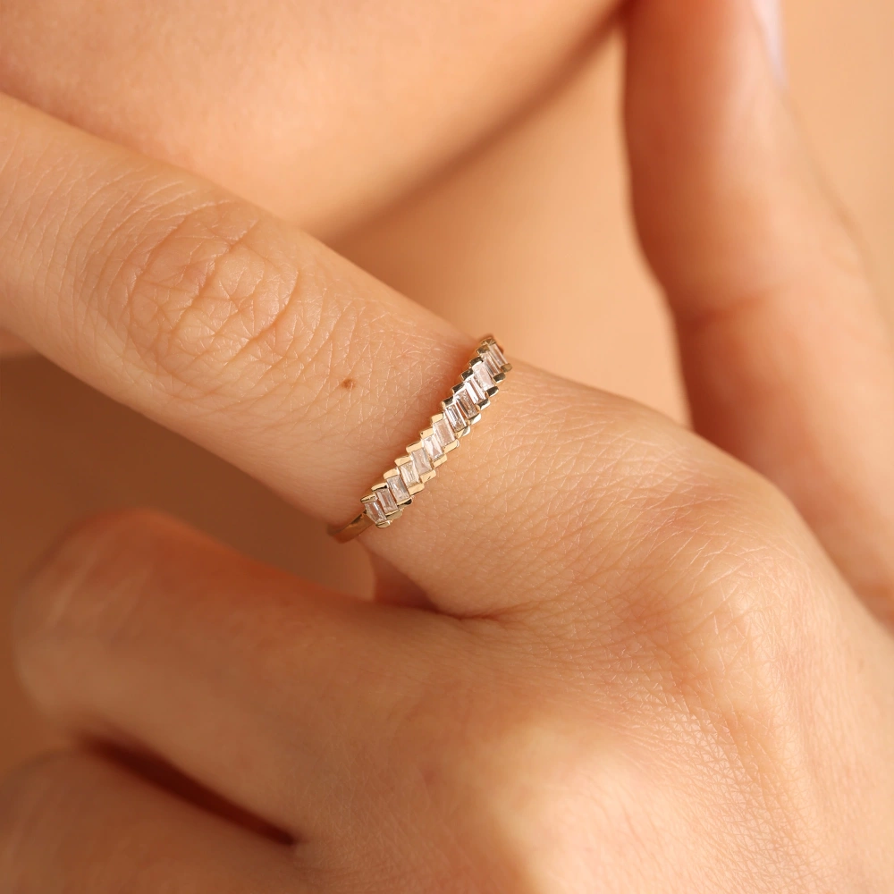 0.17 CT Yarımtur Baget Pırlanta Yüzük