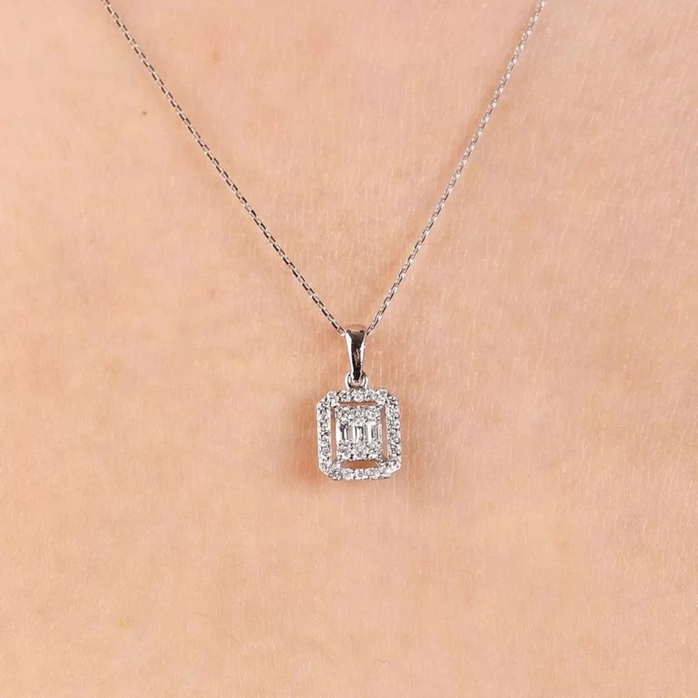 0.20 CT Baget Pırlanta Kolye
