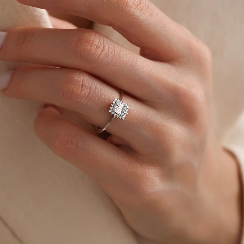 0.20 CT Pırlanta Baget Yüzük