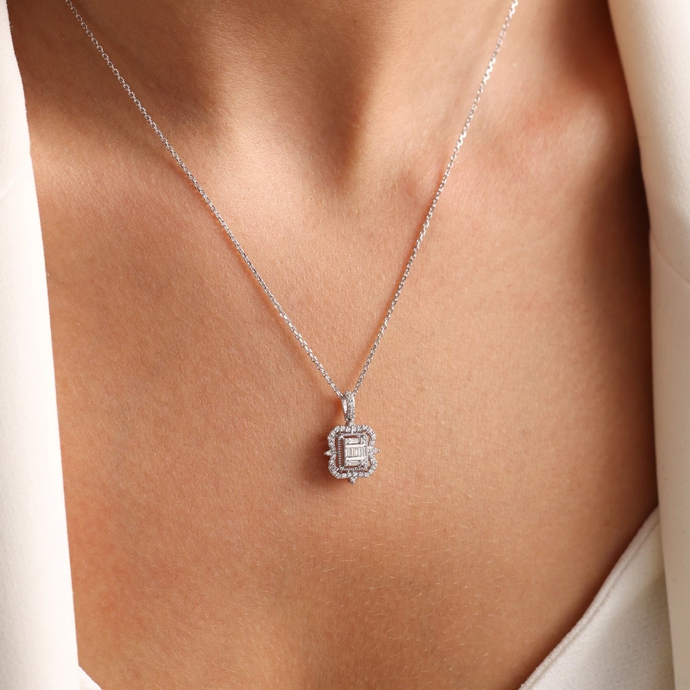 0.25 CT Pırlanta Baget Kolye