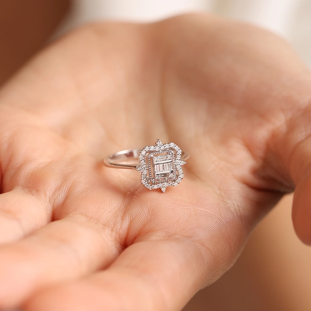 0.25 CT Pırlanta Baget Yüzük