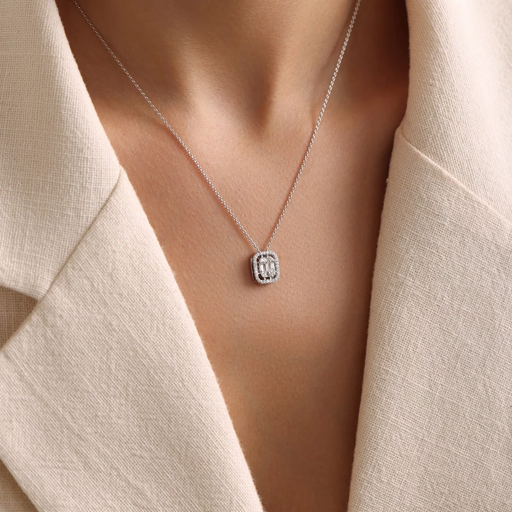 0.32 CT Baget Pırlanta Kolye