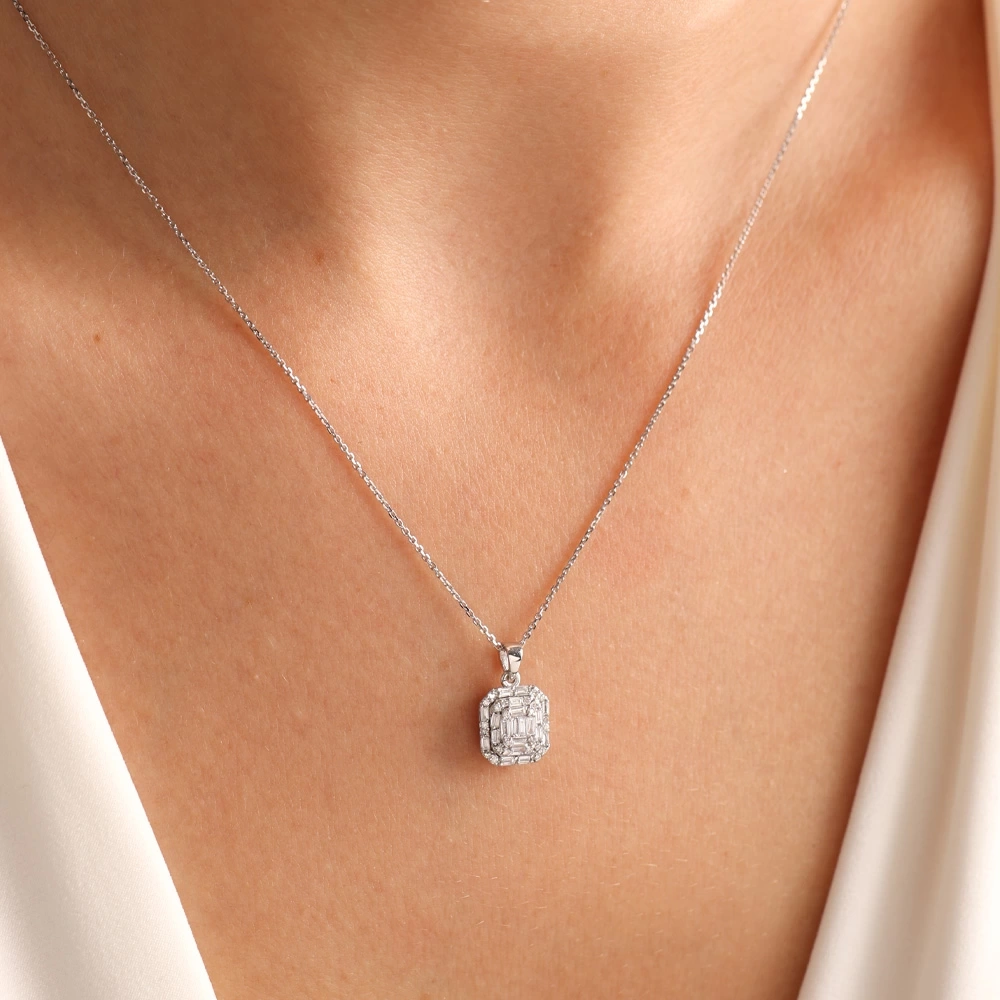 0.32 CT Baget Pırlanta Kolye