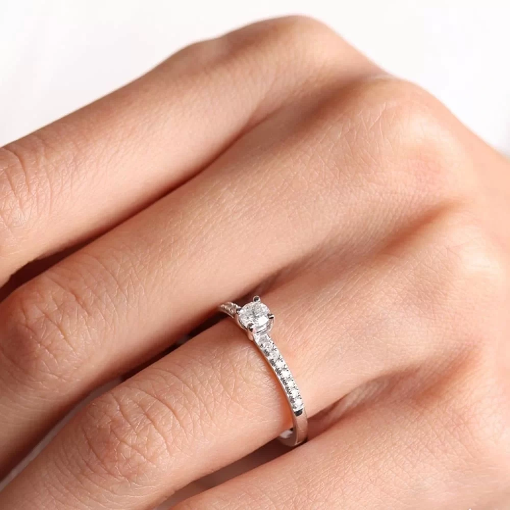 0.33 CT Kolu Taşlı Özel Tektaş Pırlanta Yüzük