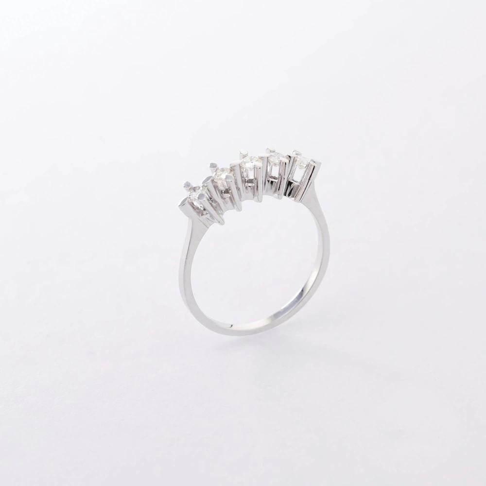 0.35 CT Badem Tırnak Pırlanta Beştaş