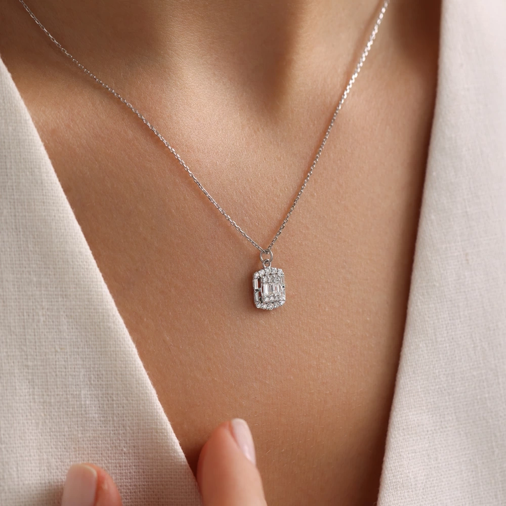 0.35 CT Pırlanta Baget Kolye