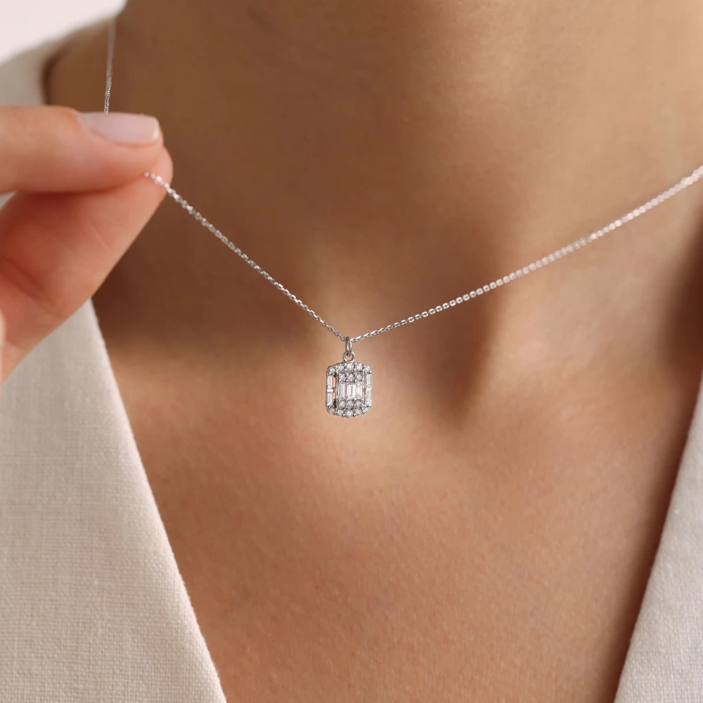 0.35 CT Pırlanta Baget Kolye