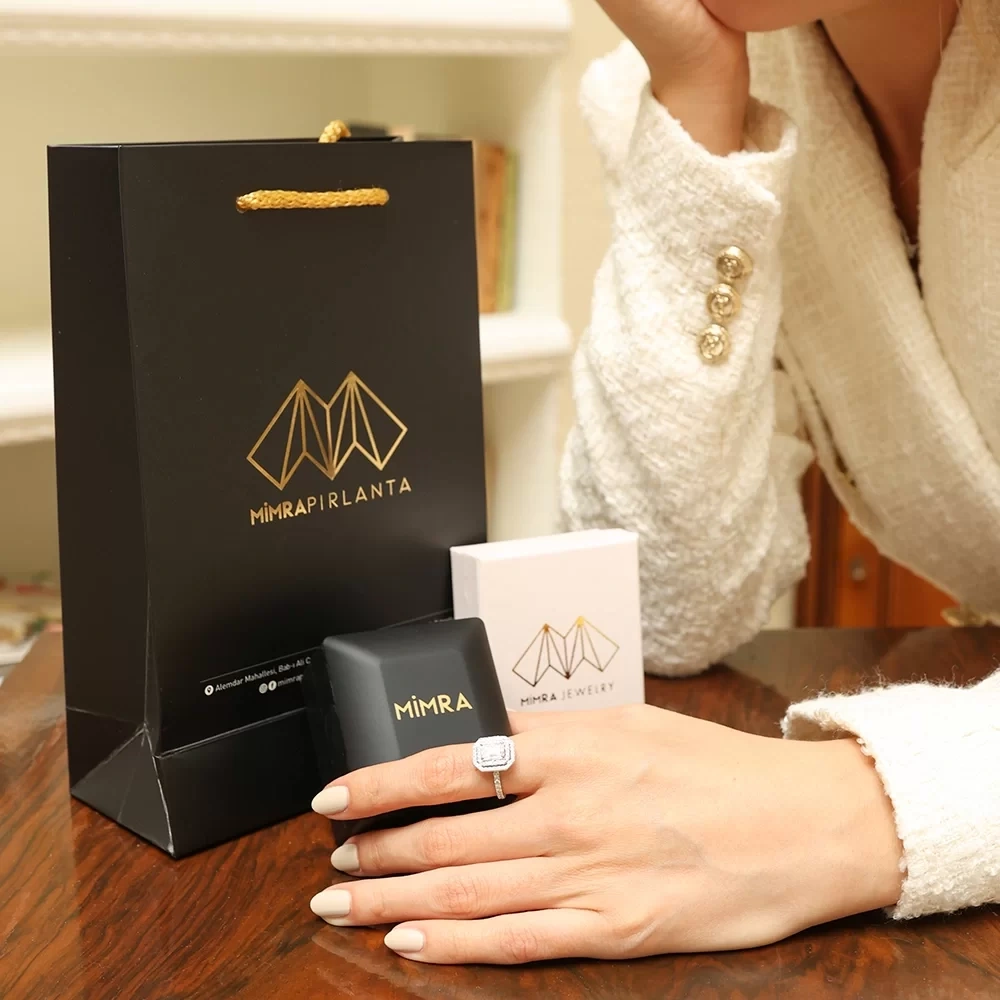 0.36 CT Leafy Pırlanta Yüzük