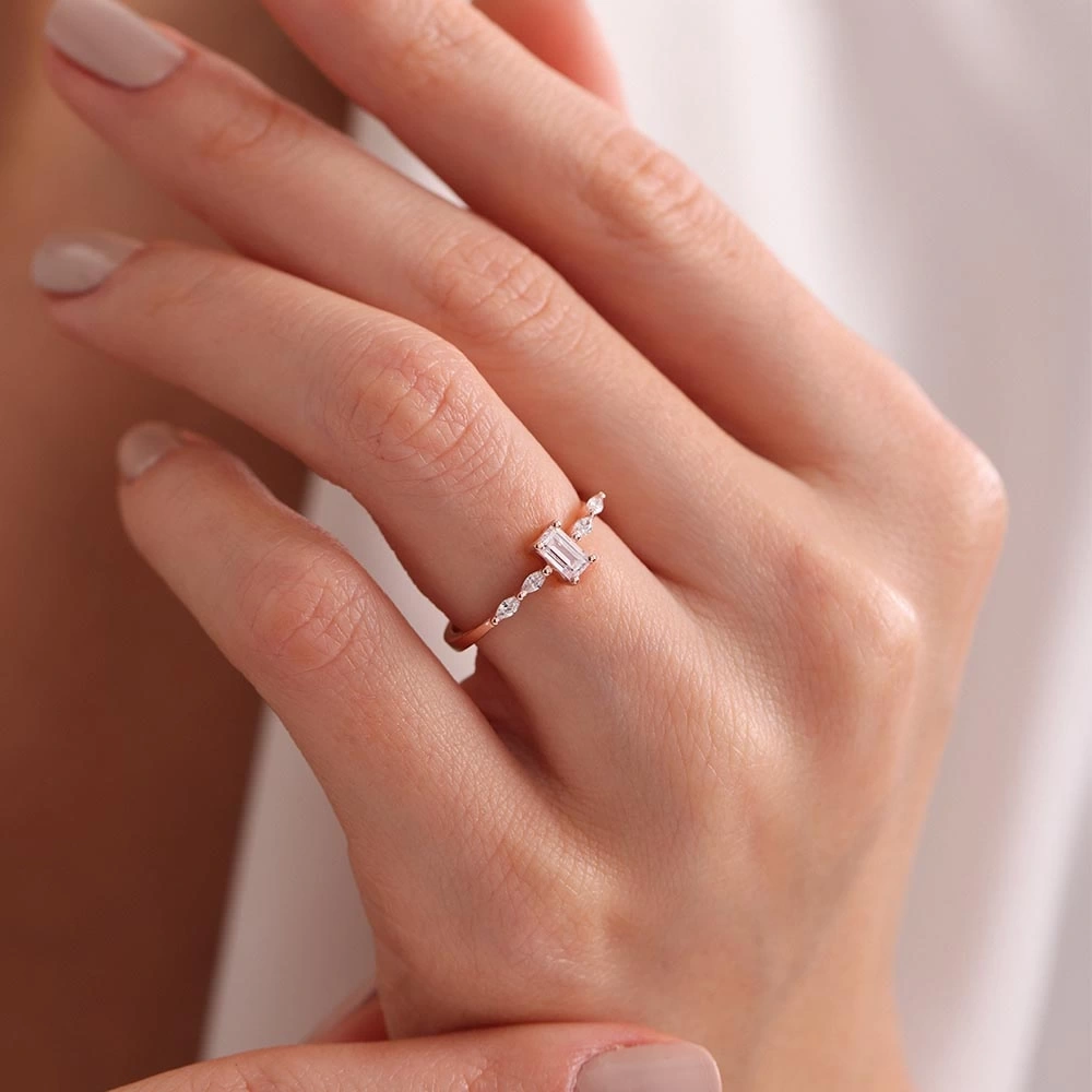 0.37 CT Emerald & Markiz Pırlanta Yüzük