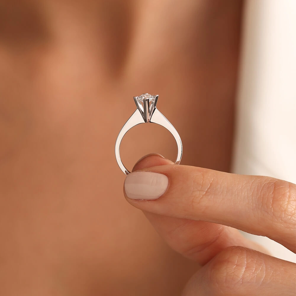 0.40 CT Çapraz Pırlanta Tektaş