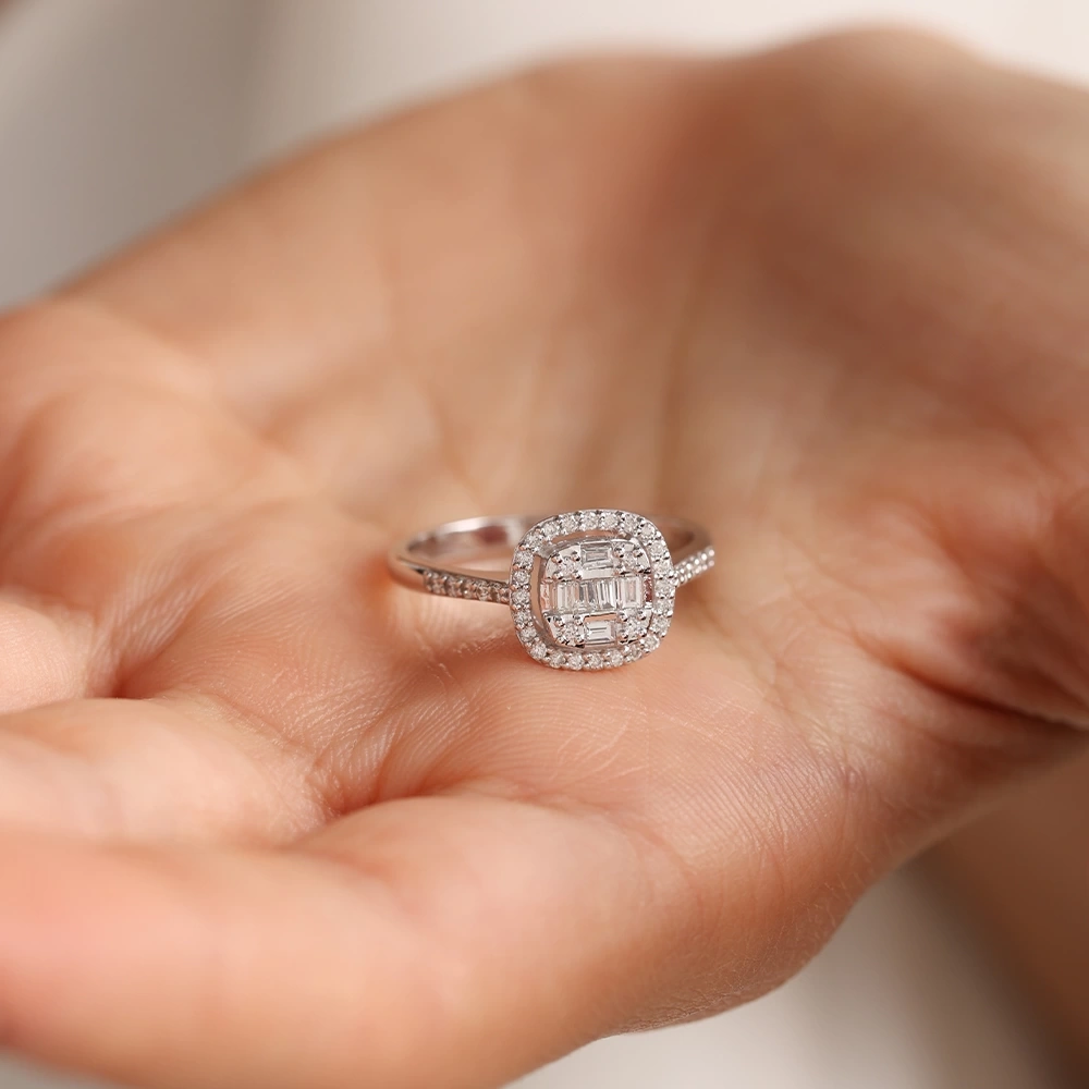 0.42 CT Baget Pırlanta Yüzük