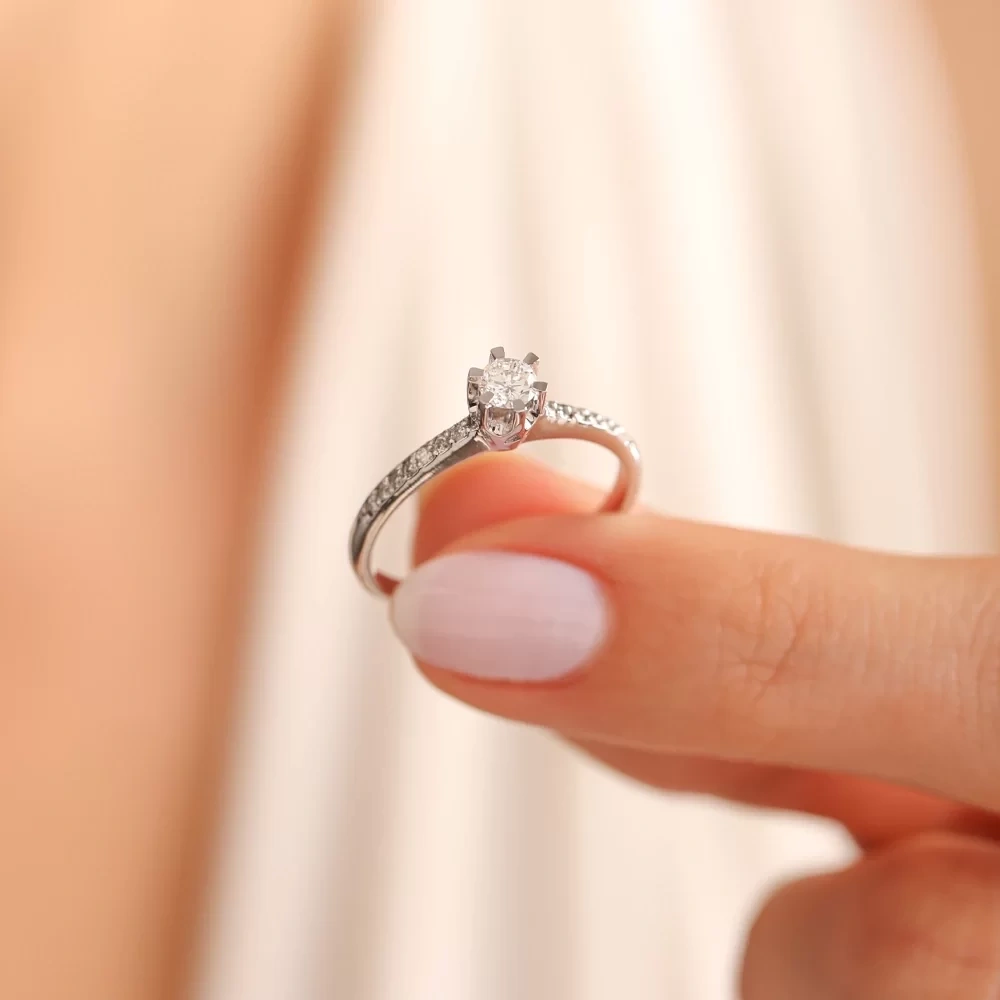 0.30 CT Altı Tırnaklı Tasarım Pırlanta Tektaş Yüzük