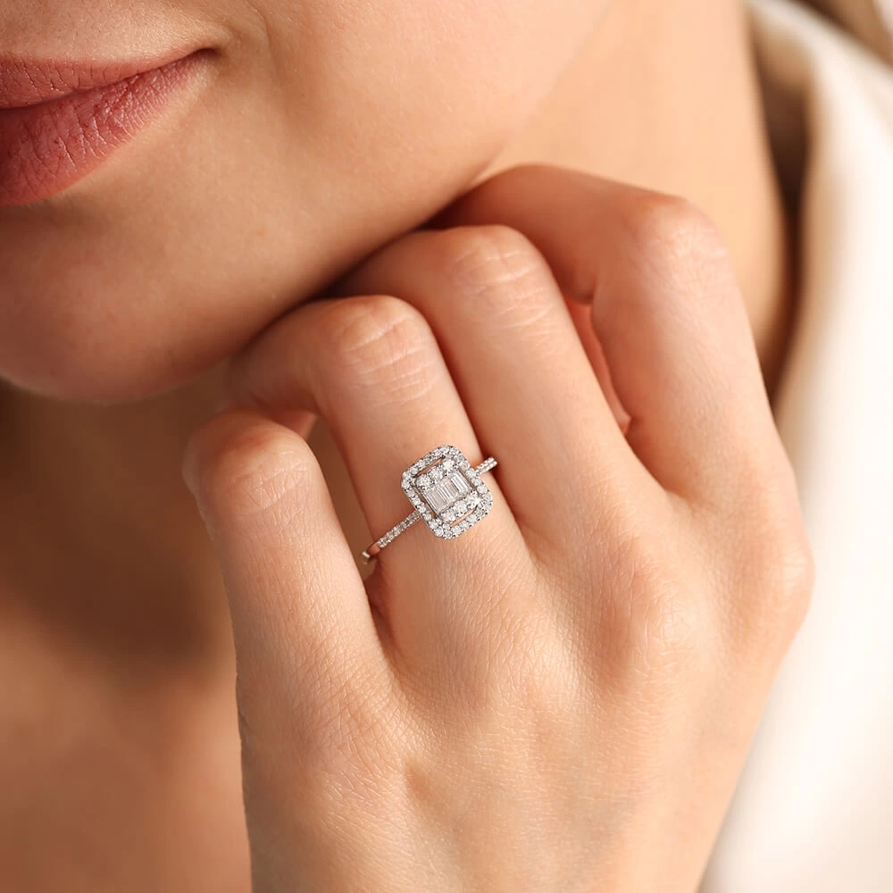 0.50 CT Baget Pırlanta Yüzük