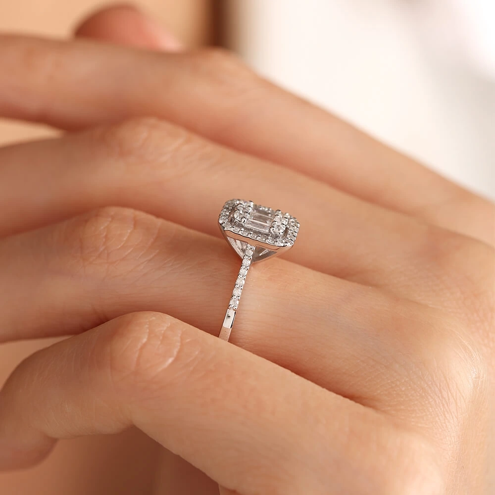 0.50 CT Baget Pırlanta Yüzük