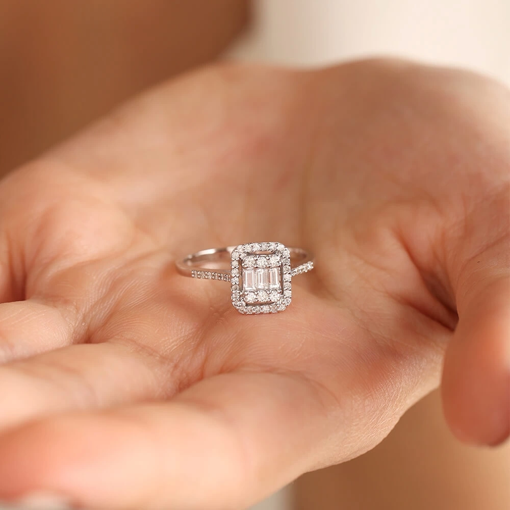 0.50 CT Baget Pırlanta Yüzük